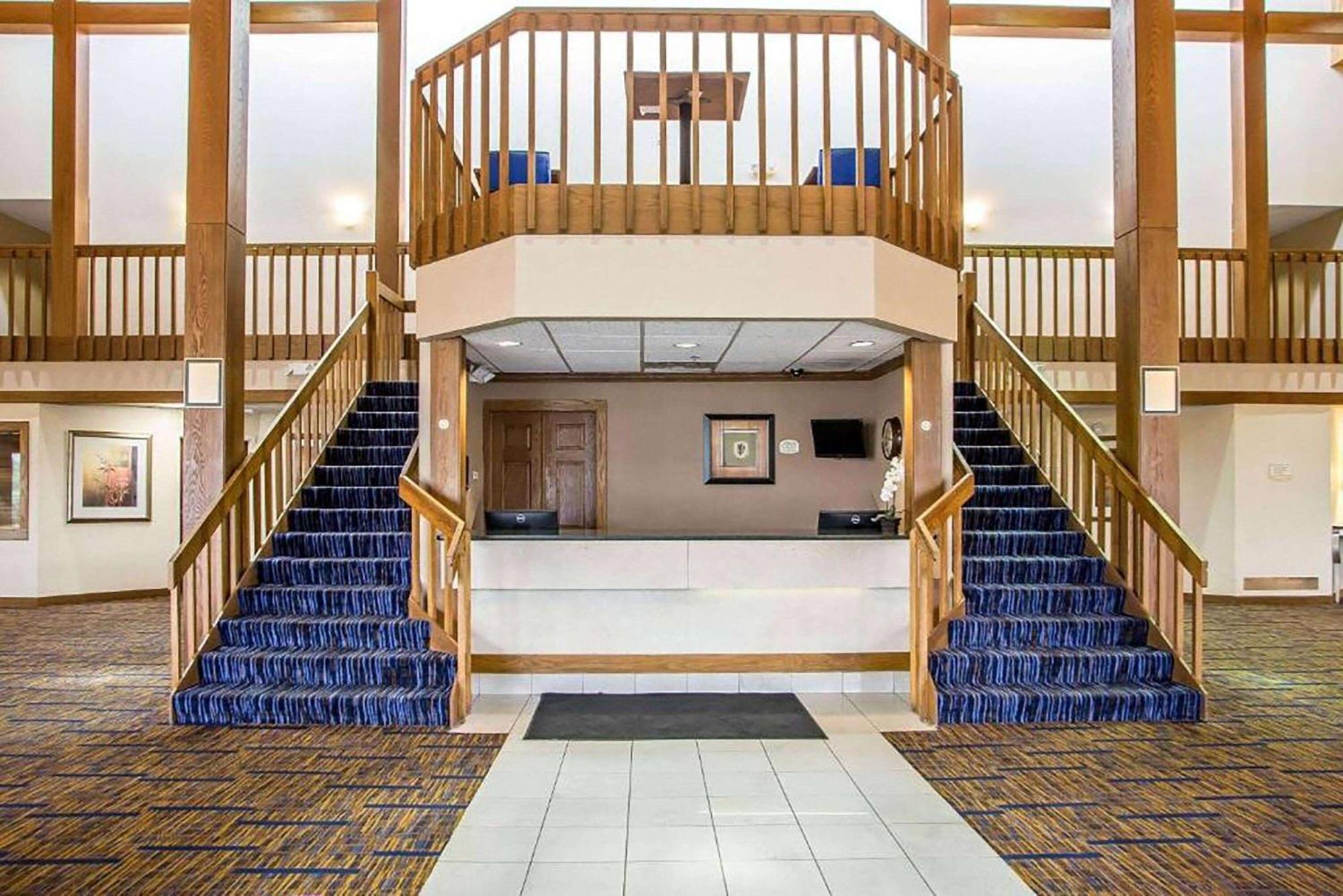Howard Johnson By Wyndham Merrillville Exterior photo