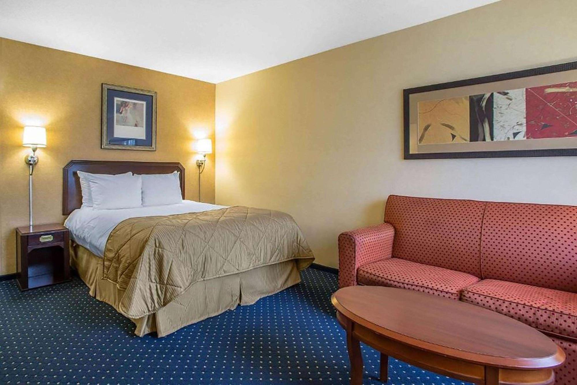 Howard Johnson By Wyndham Merrillville Exterior photo